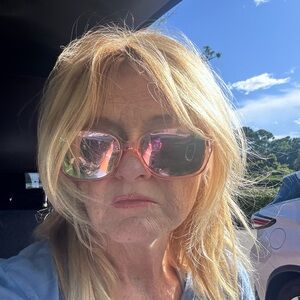 Meet your Posher, Julie